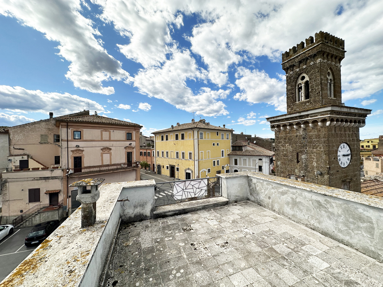 Appartamento da ristrutturare a Castel Sant'Elia