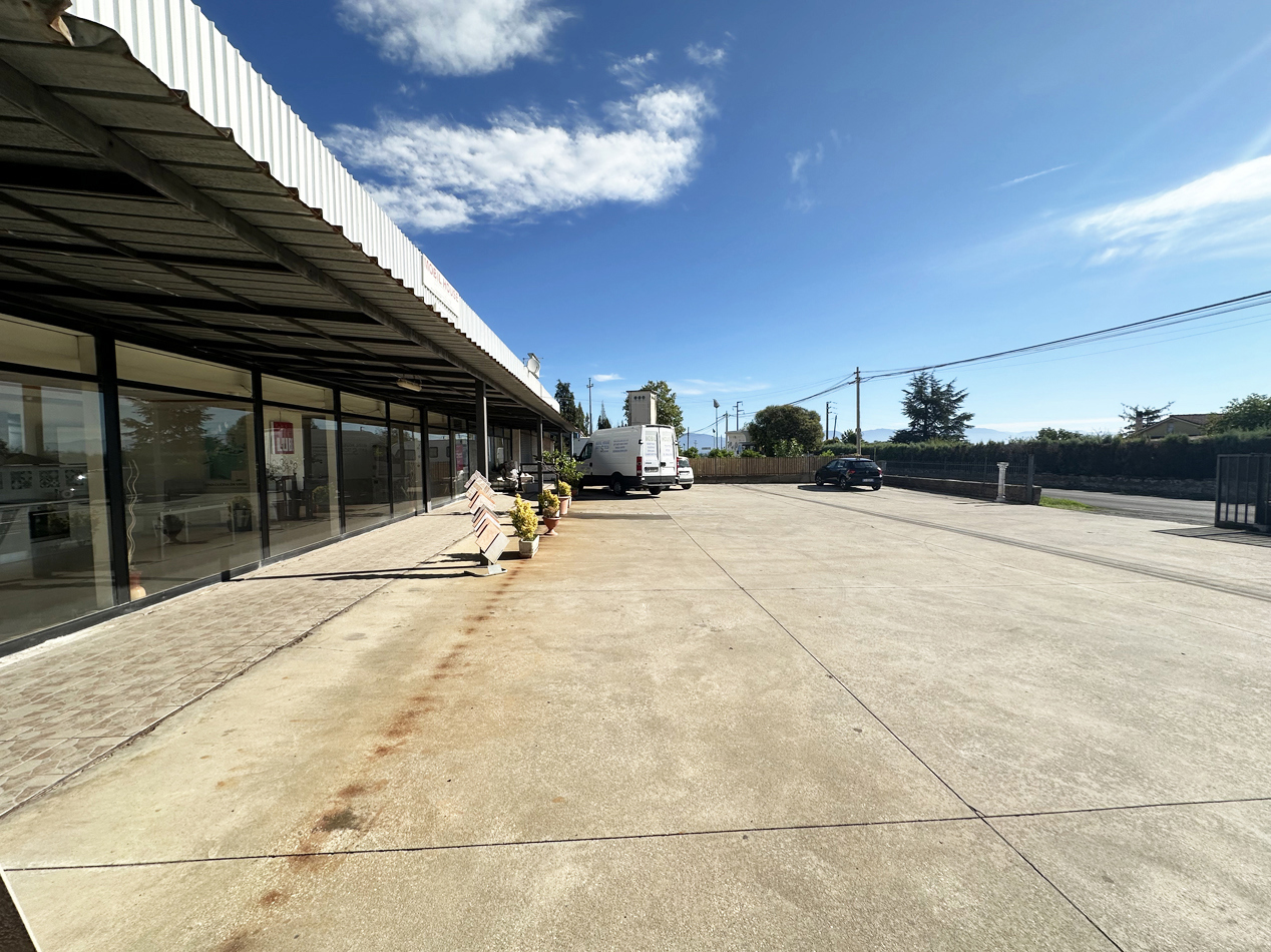 Magazzino in affitto a Castel Sant'Elia