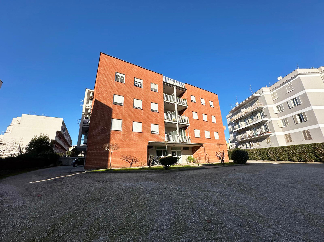 Trilocale arredato in affitto a Civita Castellana