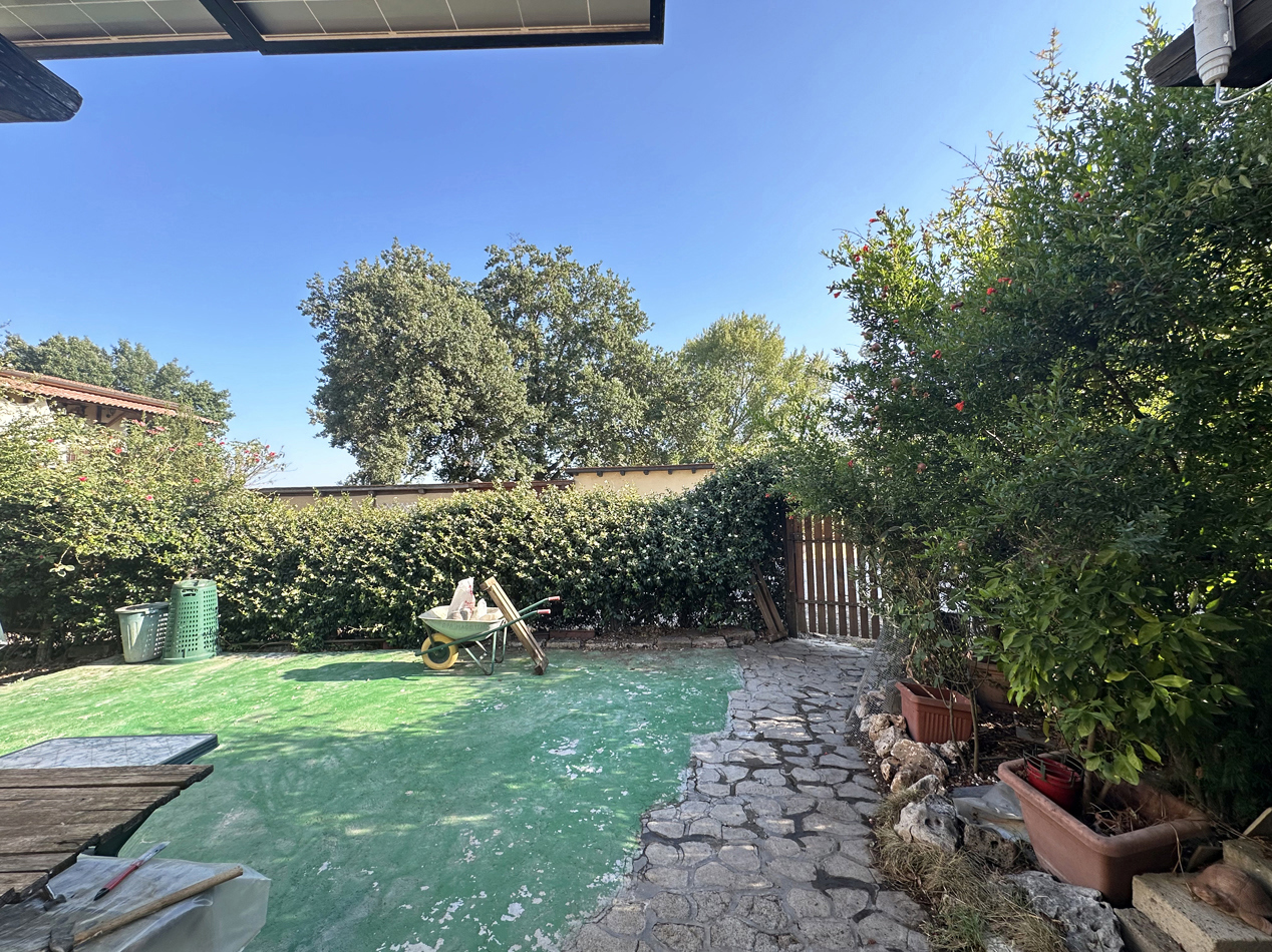 Villa Bifamiliare in vendita a Castel Sant'Elia