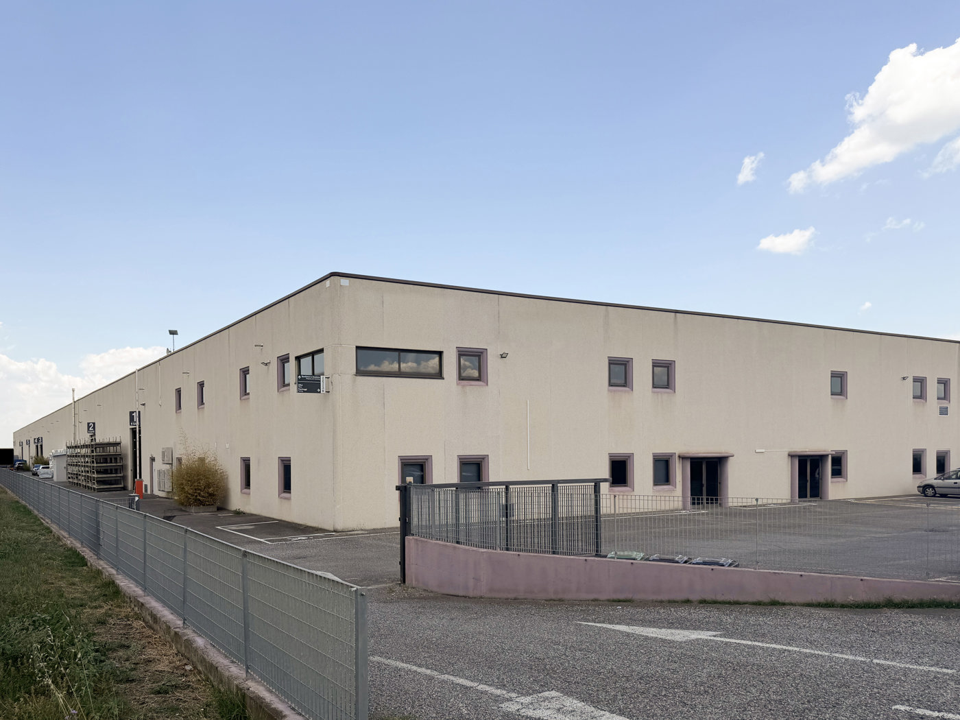 Capannone con box doppio a Fabrica di Roma