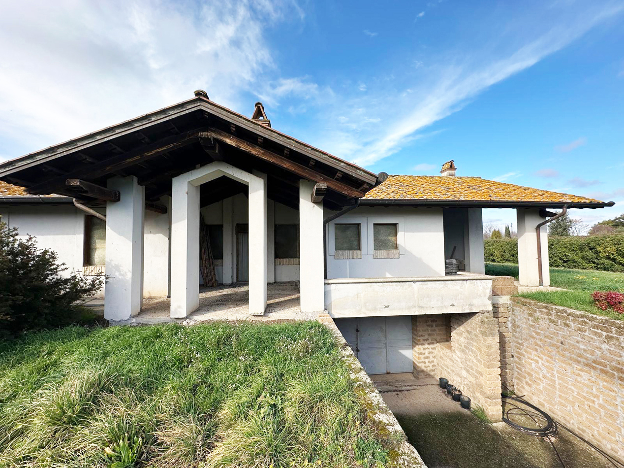 Villa in vendita a Nepi