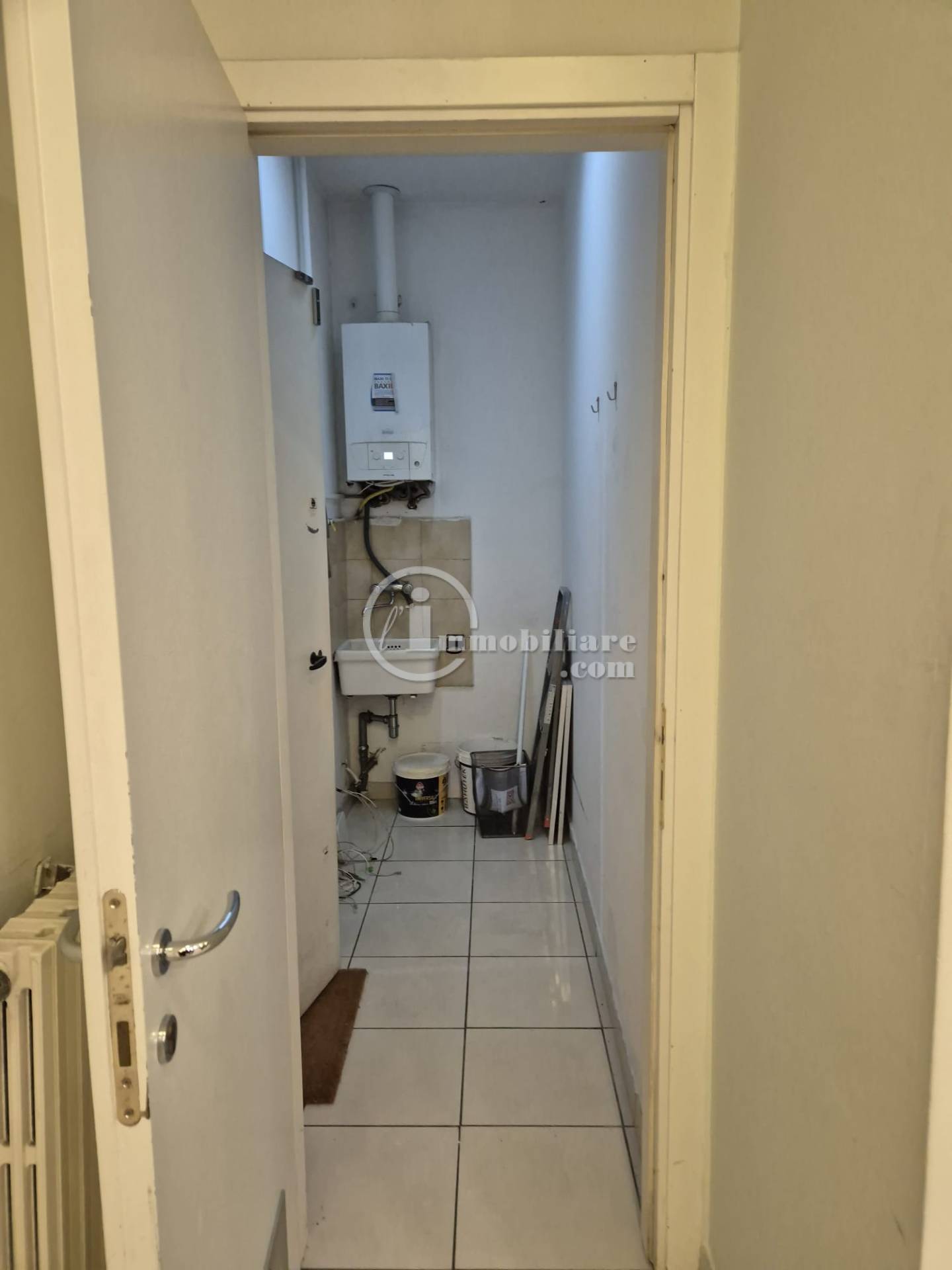 Negozio in vendita a Milano, Certosa