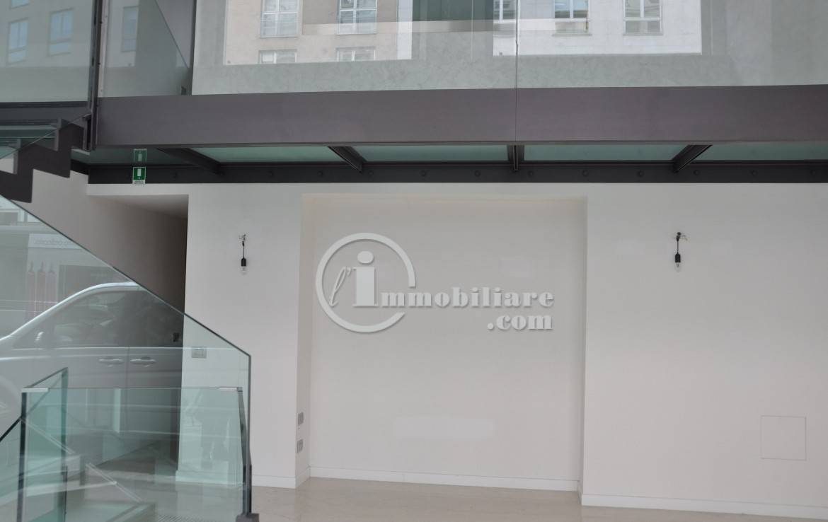 Negozio in affitto a Milano, Corso Italia