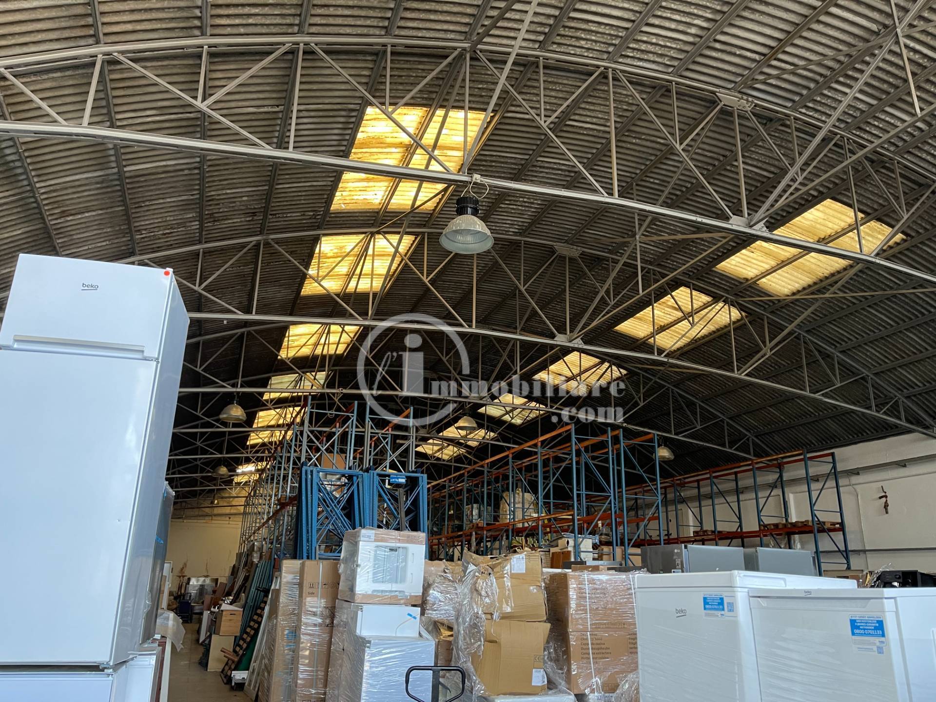 Capannone industriale in affitto a Abbiategrasso