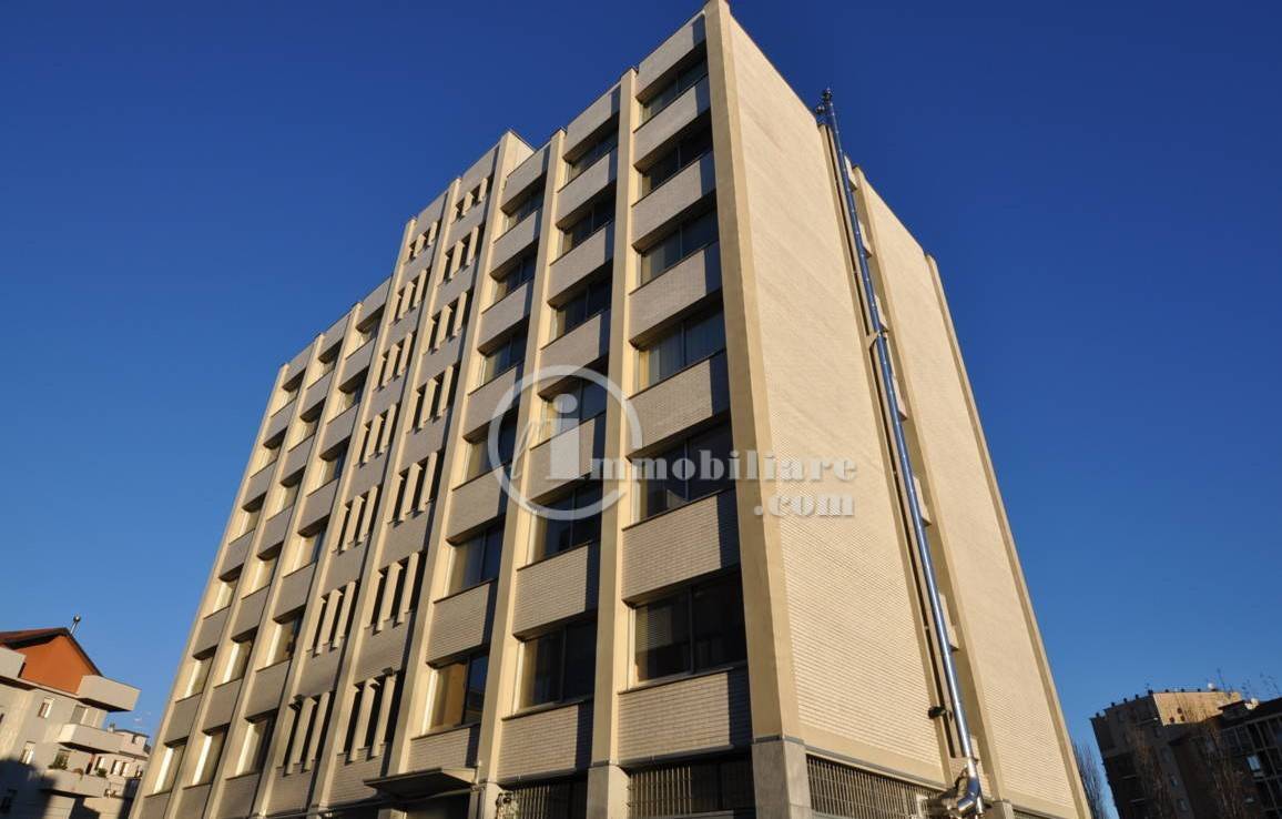 Palazzo/Stabile uso commerciale in affitto a Milano, Maciachini