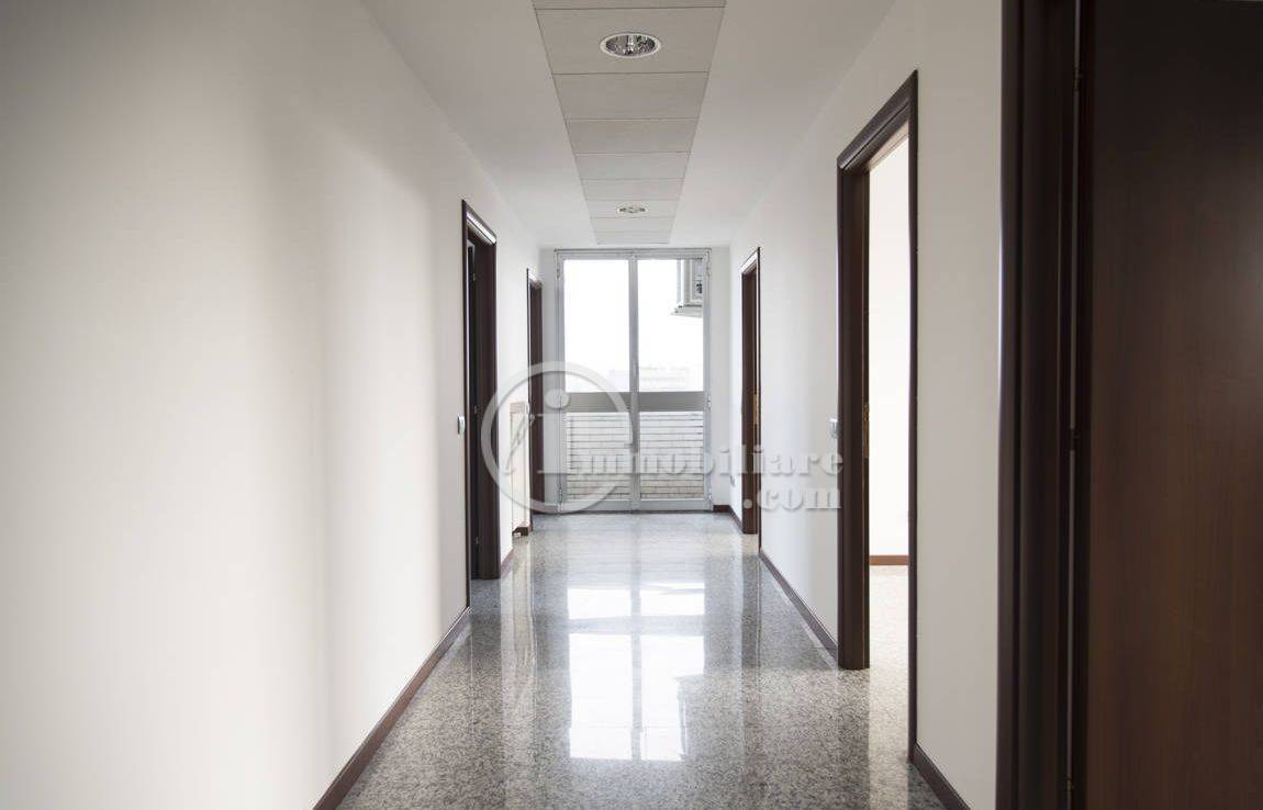 Palazzo/Stabile uso commerciale in affitto a Milano, Maciachini