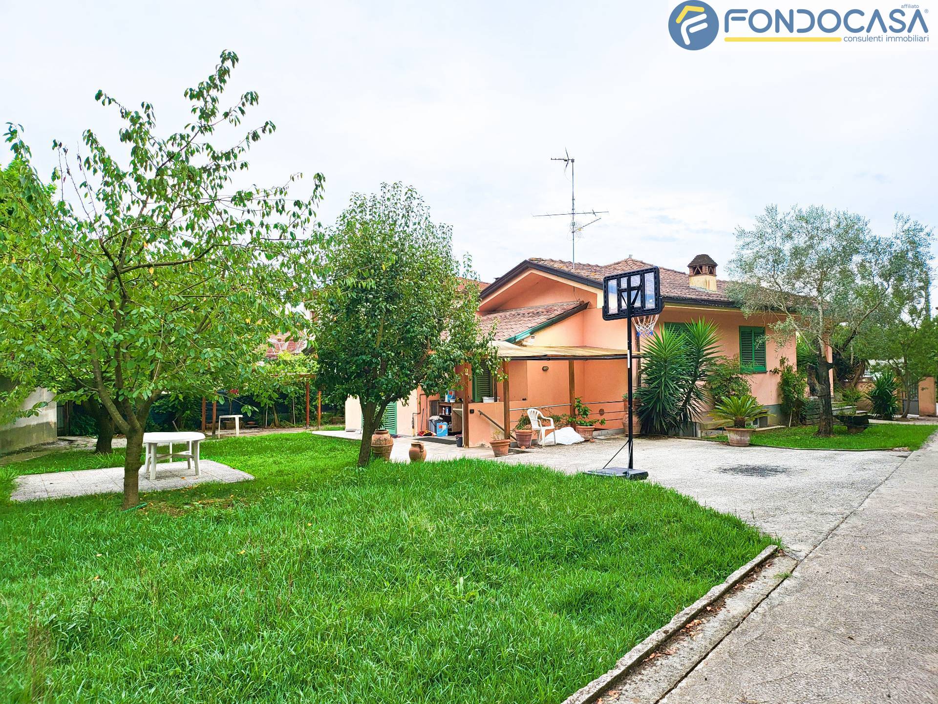 Villa in vendita a Massarosa, Piano di Conca