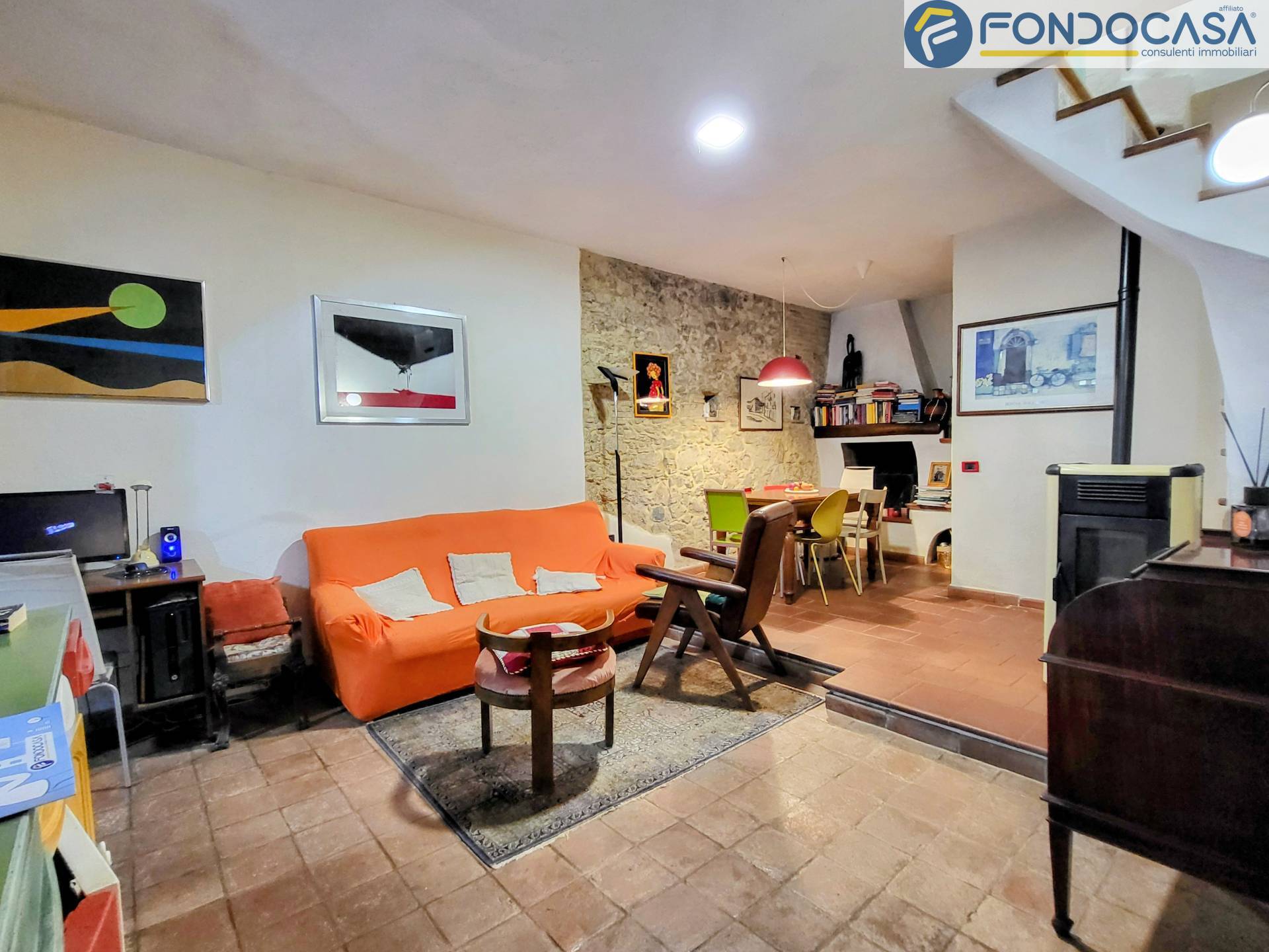 Abitazioni tipiche storiche in vendita a Camaiore