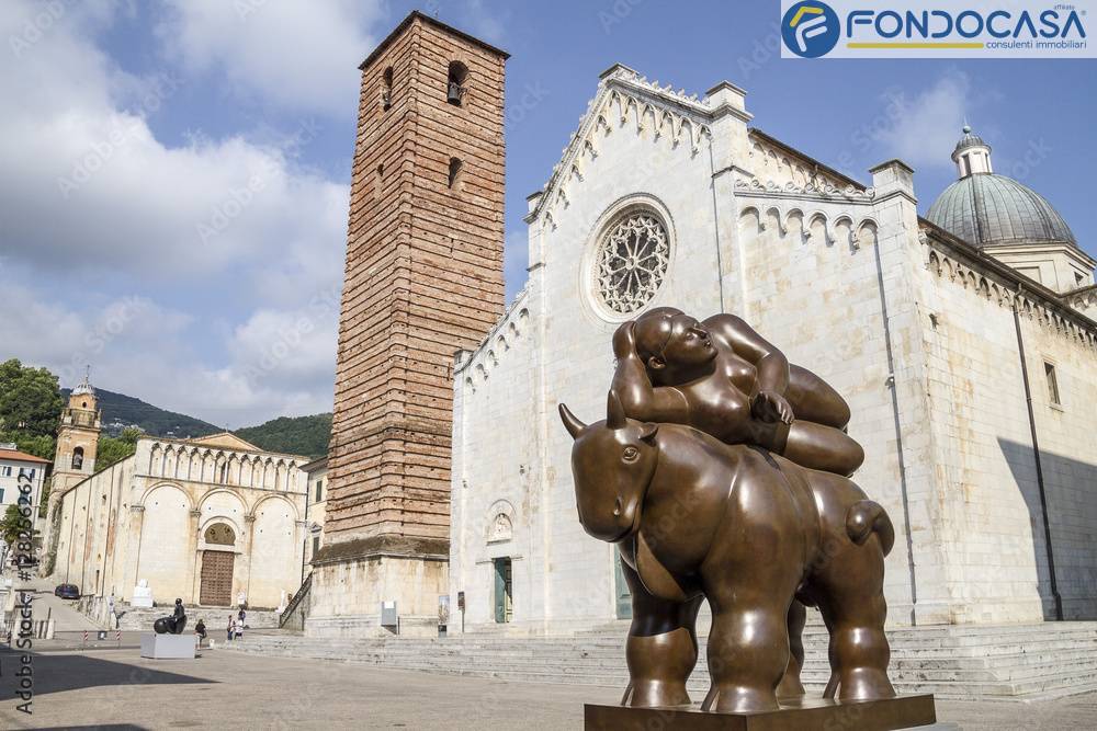 Villa trifamiliare in vendita a Pietrasanta, Ponterosso