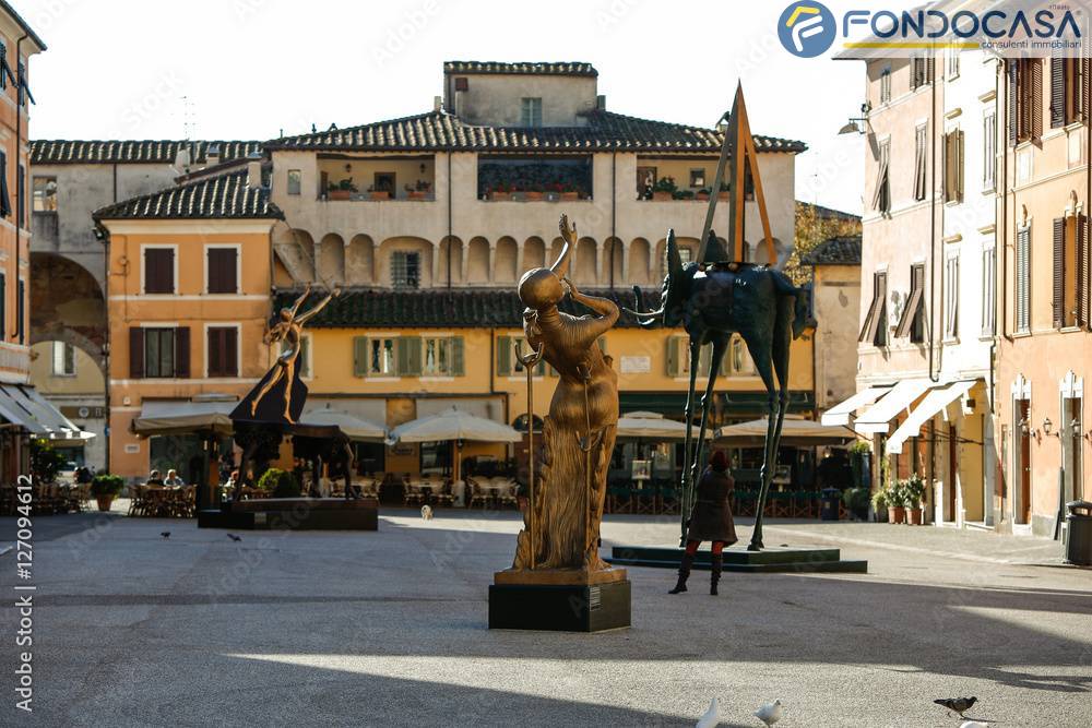 Villa trifamiliare in vendita a Pietrasanta, Ponterosso