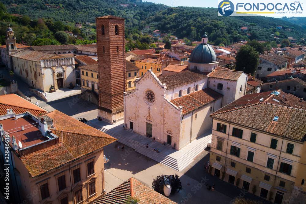 Villa trifamiliare in vendita a Pietrasanta, Ponterosso