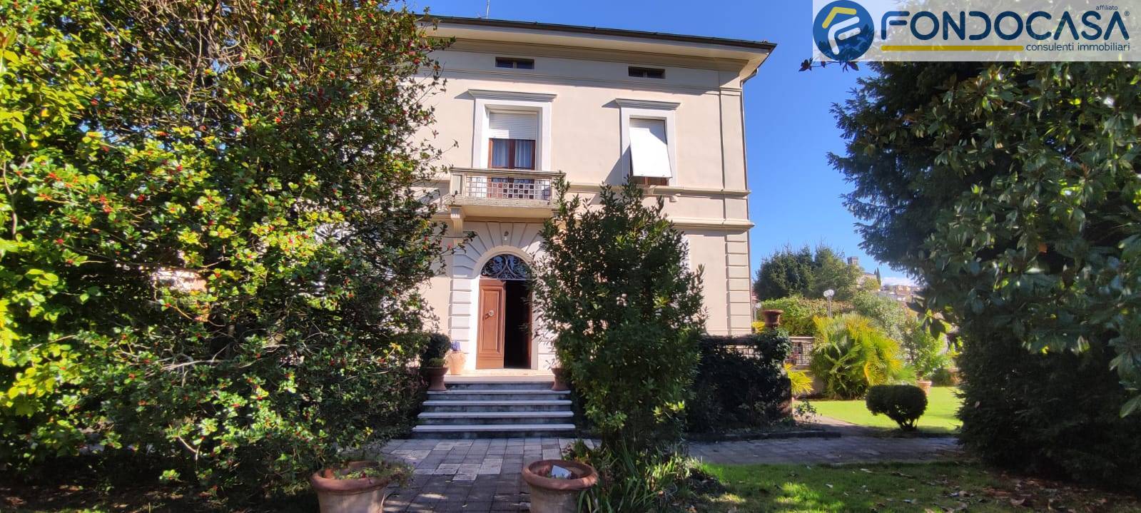 Abitazioni tipiche storiche in vendita a Barga