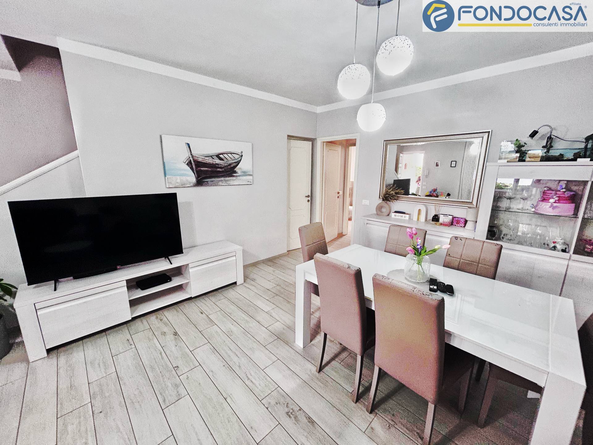 Villa trifamiliare in vendita a Seravezza, Querceta