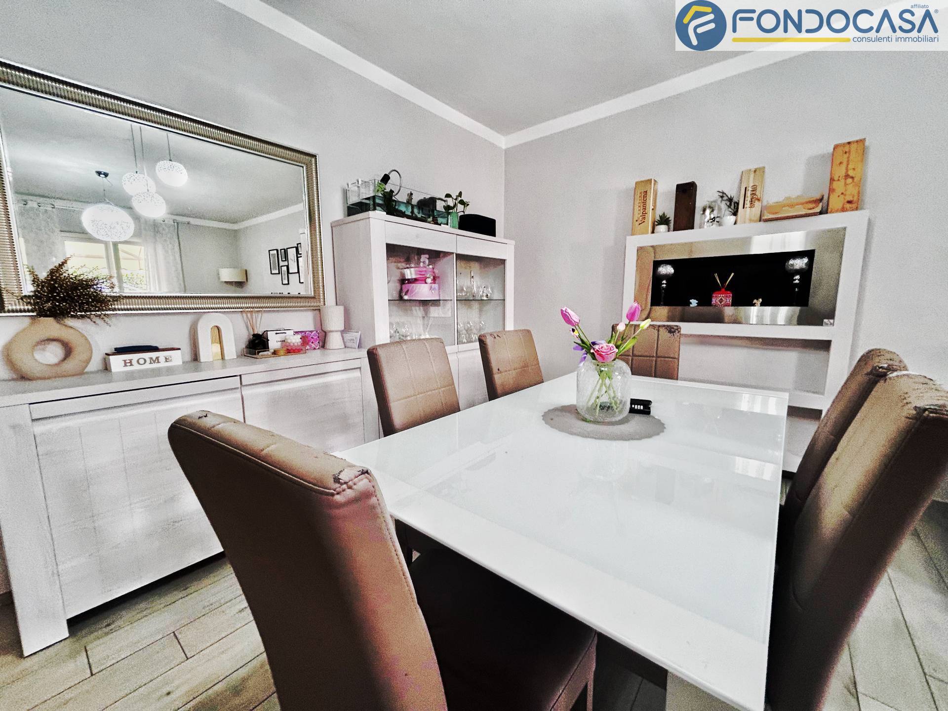 Villa trifamiliare in vendita a Seravezza, Querceta