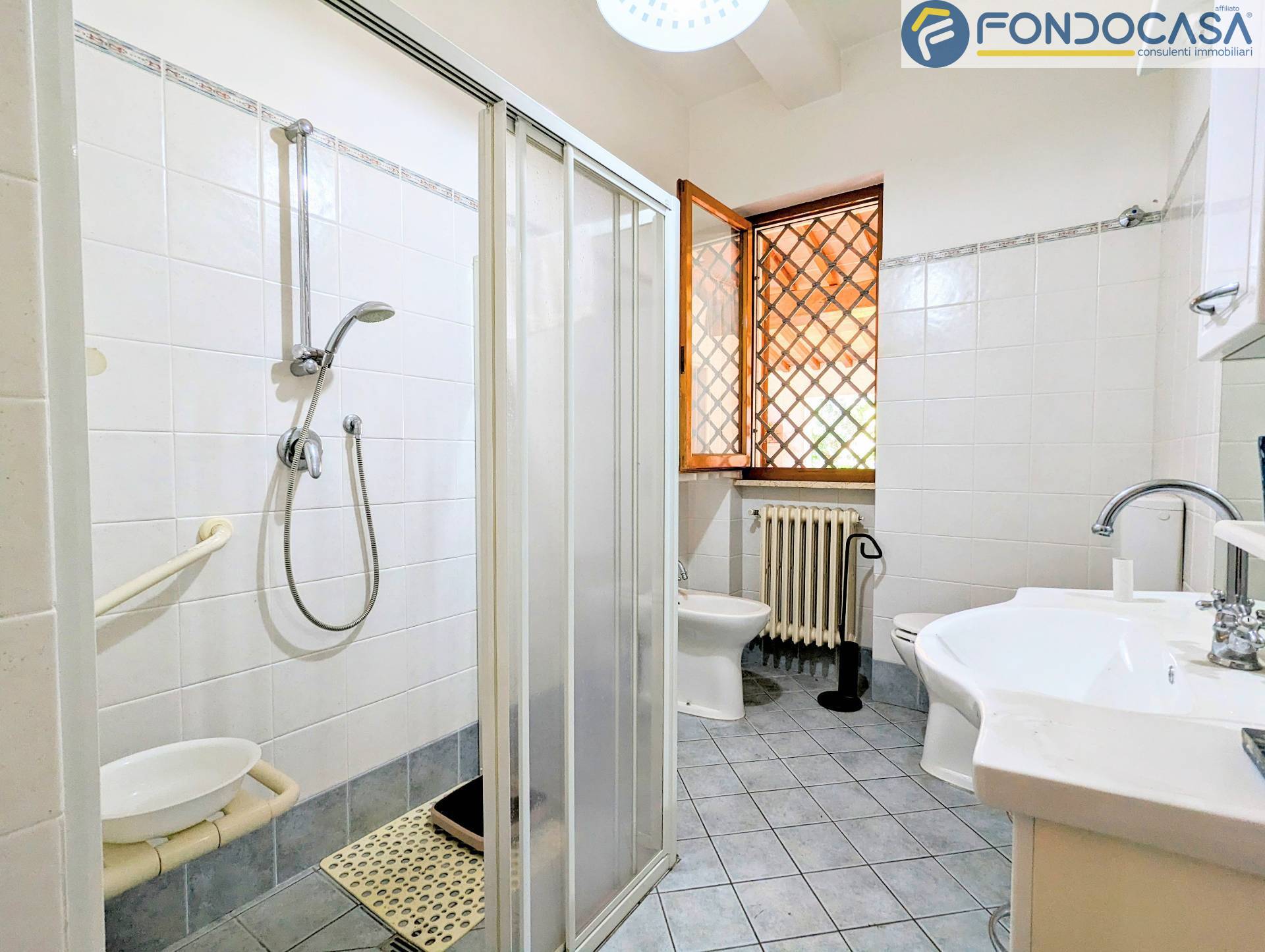 Villa bifamiliare in vendita a Seravezza, Pozzi