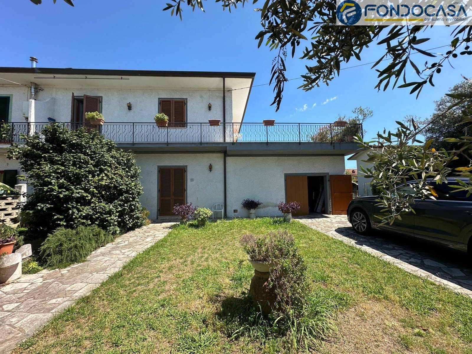 Villa bifamiliare in vendita a Seravezza, Pozzi