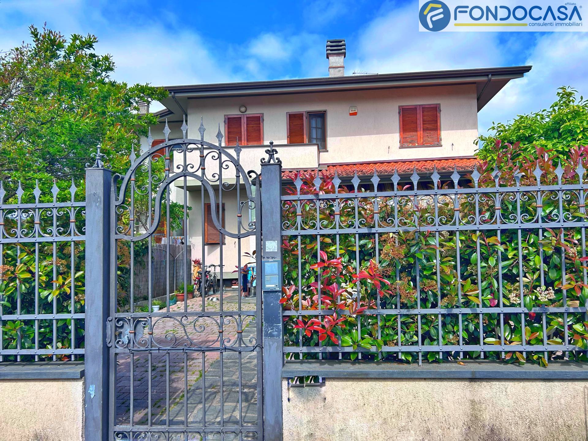 Villa trifamiliare in vendita a Pietrasanta, Crociale