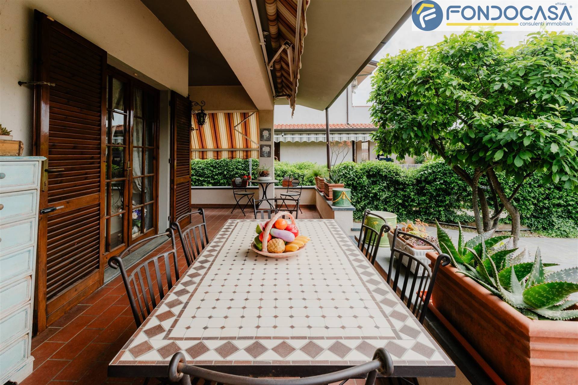 Villa trifamiliare in vendita a Pietrasanta, Crociale