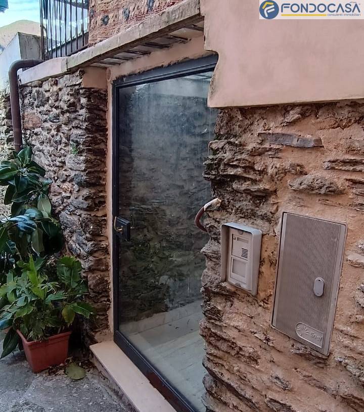 Casa semindipendente in vendita a Seravezza, Azzano