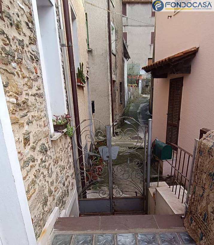 Casa semindipendente in vendita a Seravezza, Azzano