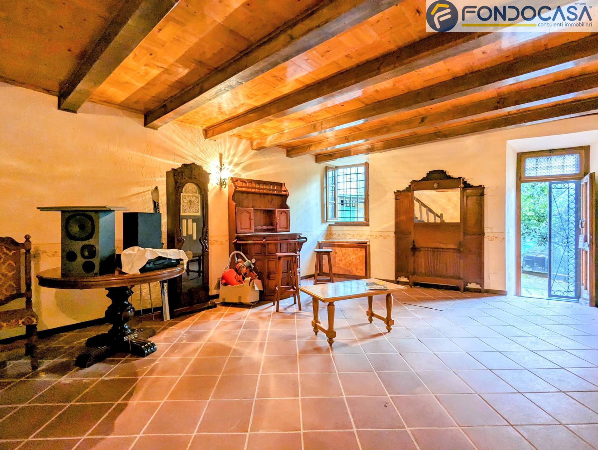 Rustico in vendita a Seravezza, Basati