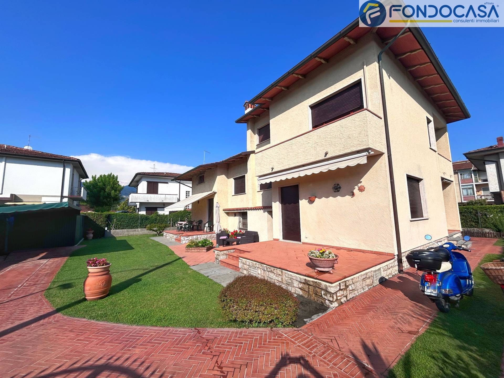 Villa in vendita a Pietrasanta, Marina di Pietrasanta
