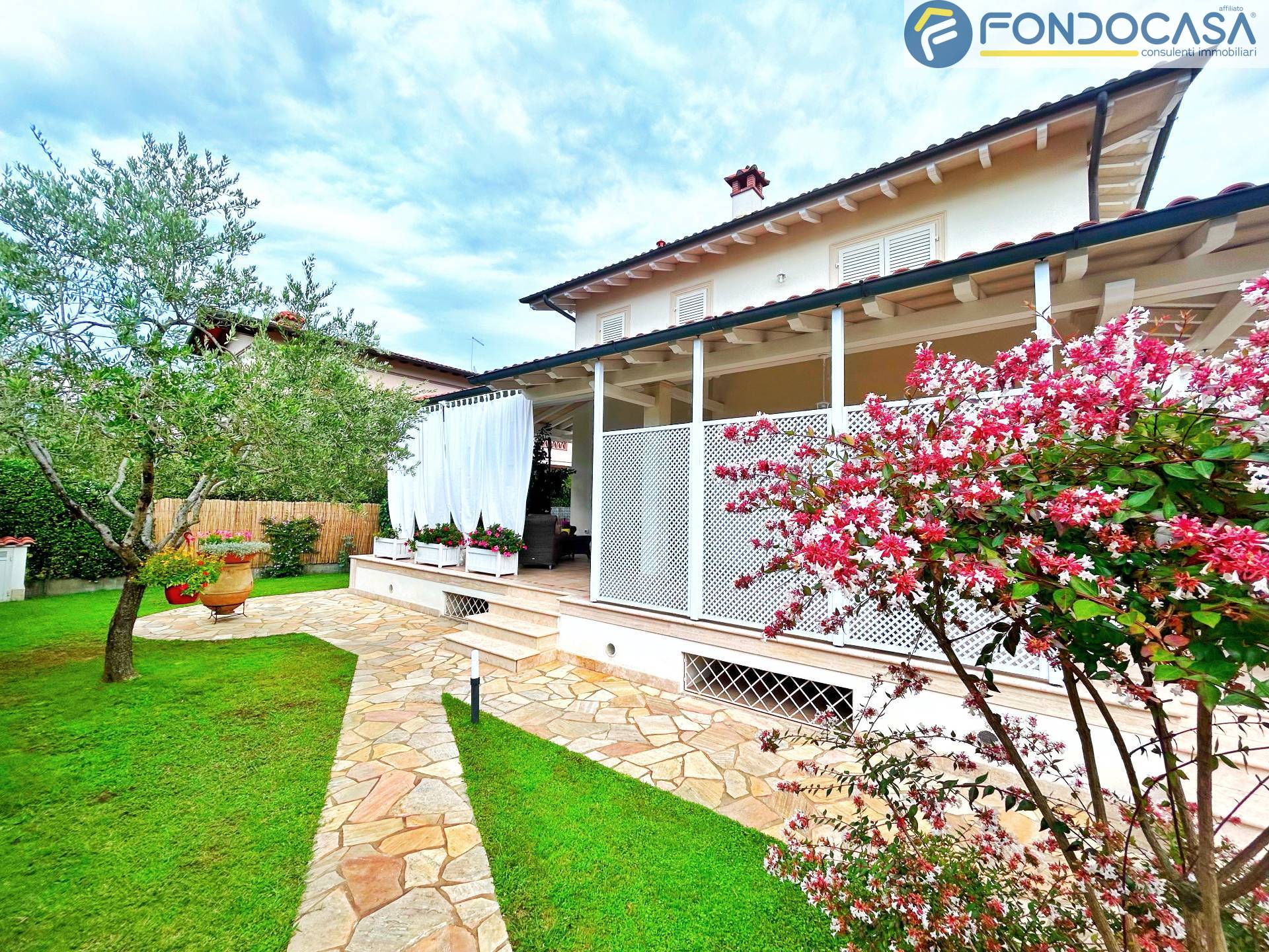 Villa in vendita a Pietrasanta, Marina di Pietrasanta