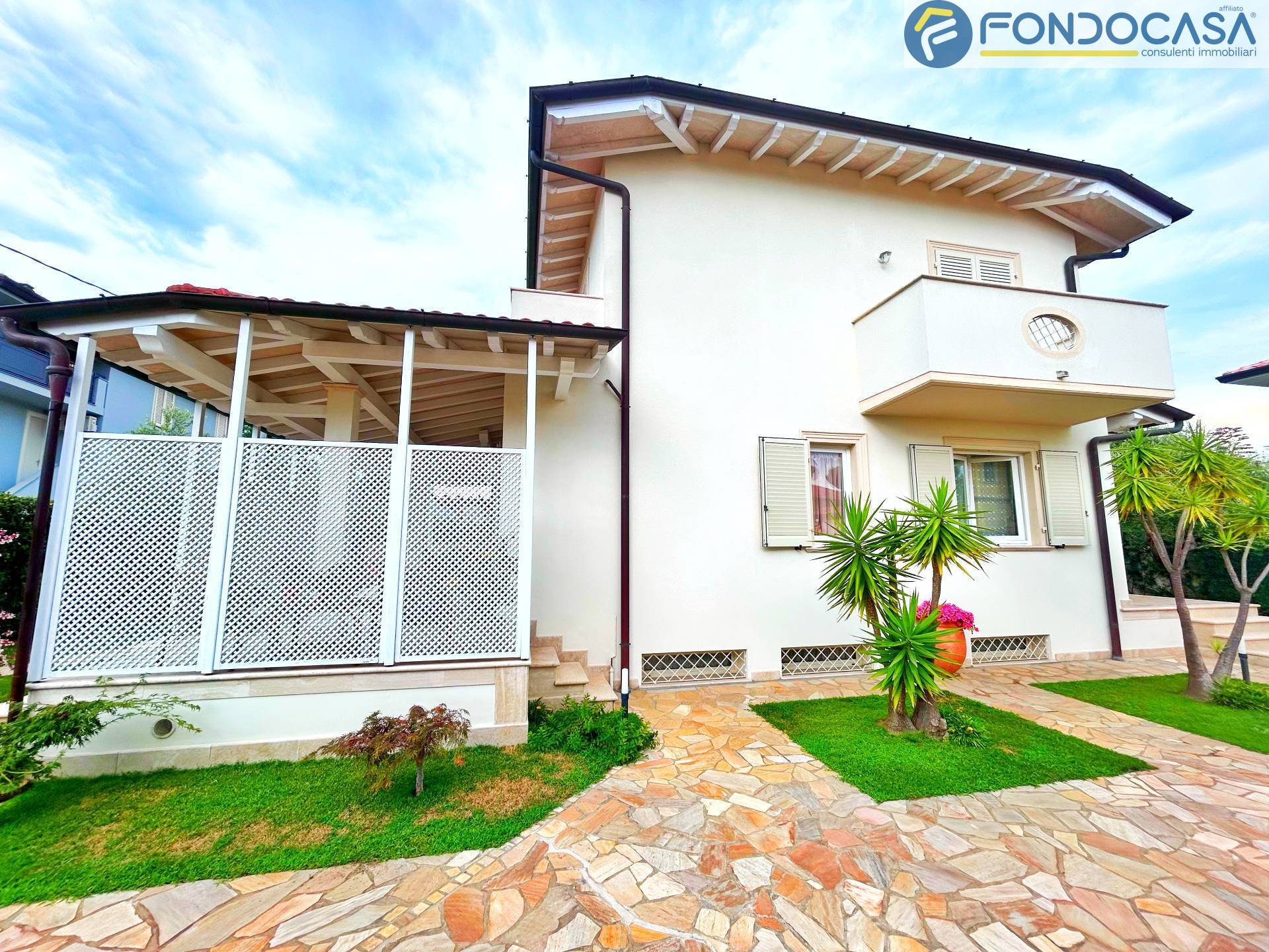 Villa in vendita a Pietrasanta, Marina di Pietrasanta