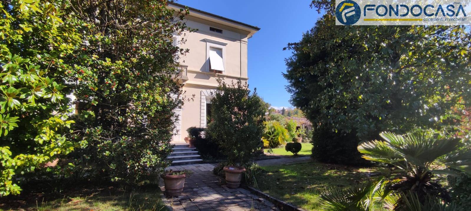 Abitazioni tipiche storiche in vendita a Barga