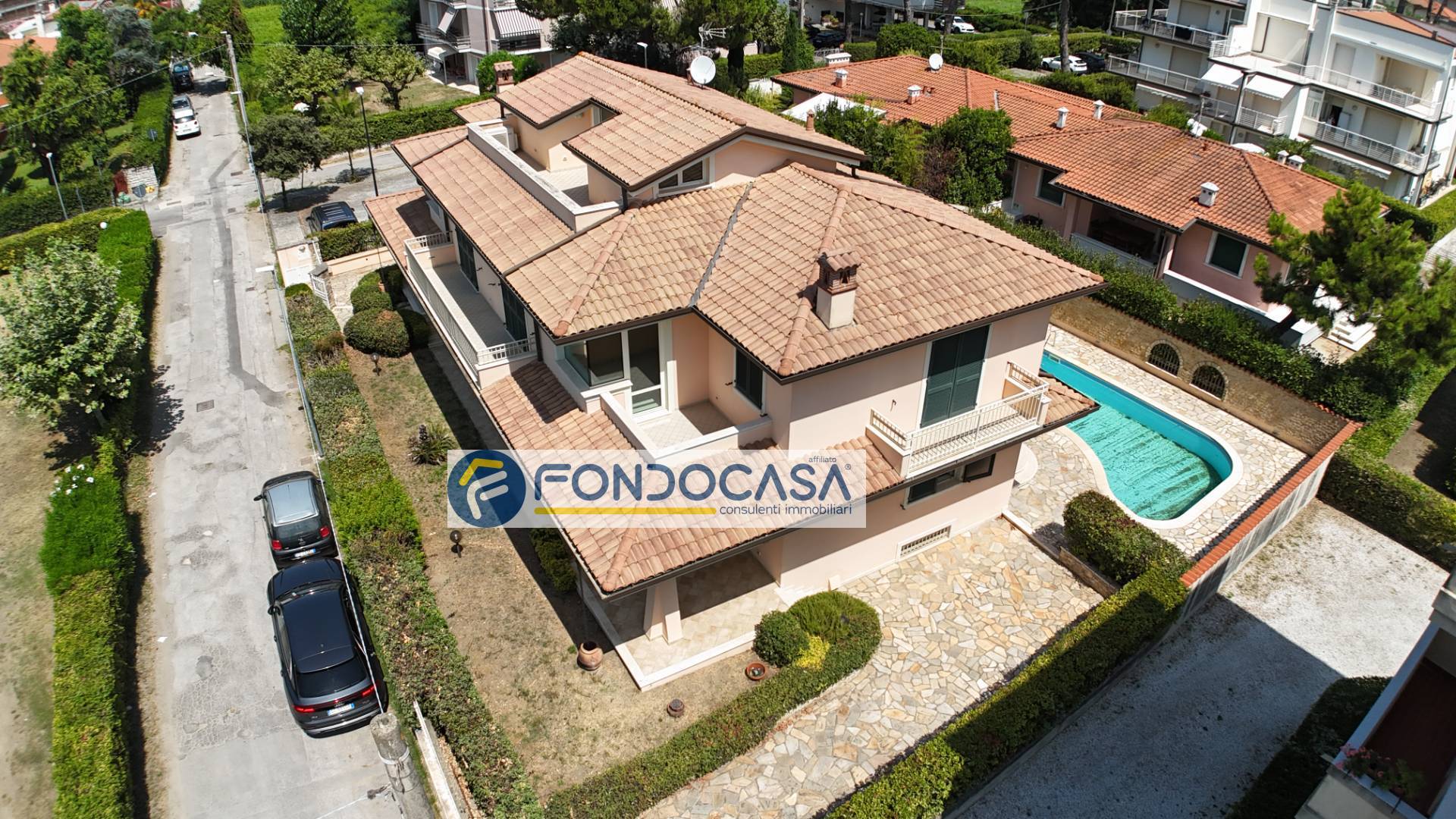Villa in vendita a Camaiore, Lido di Camaiore
