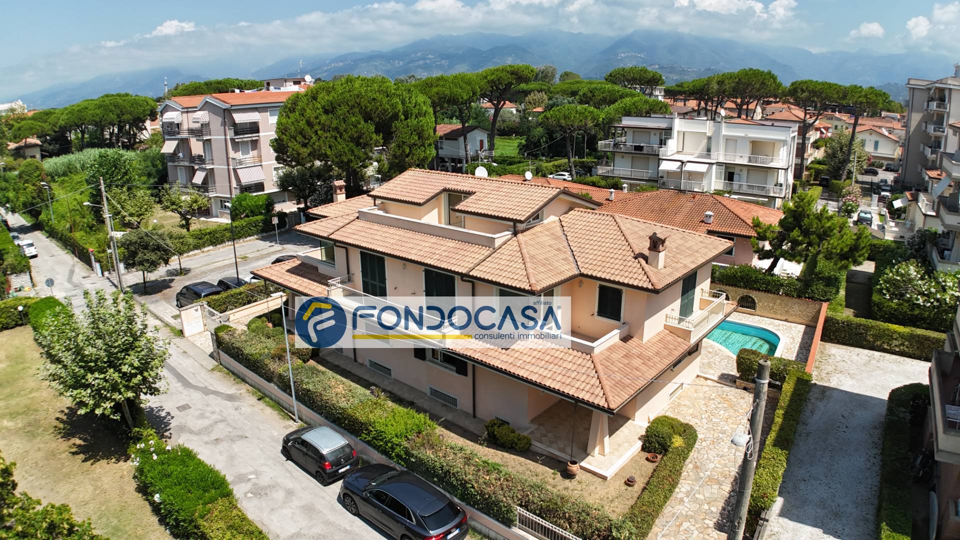 Villa in vendita a Camaiore, Lido di Camaiore