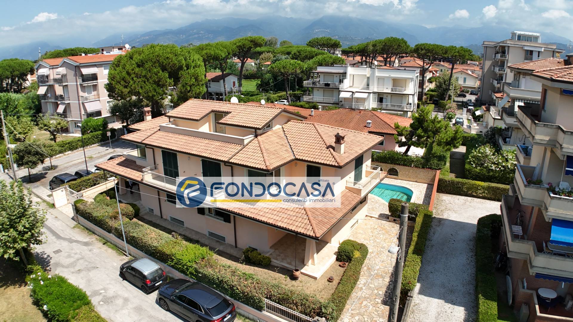 Villa in vendita a Camaiore, Lido di Camaiore