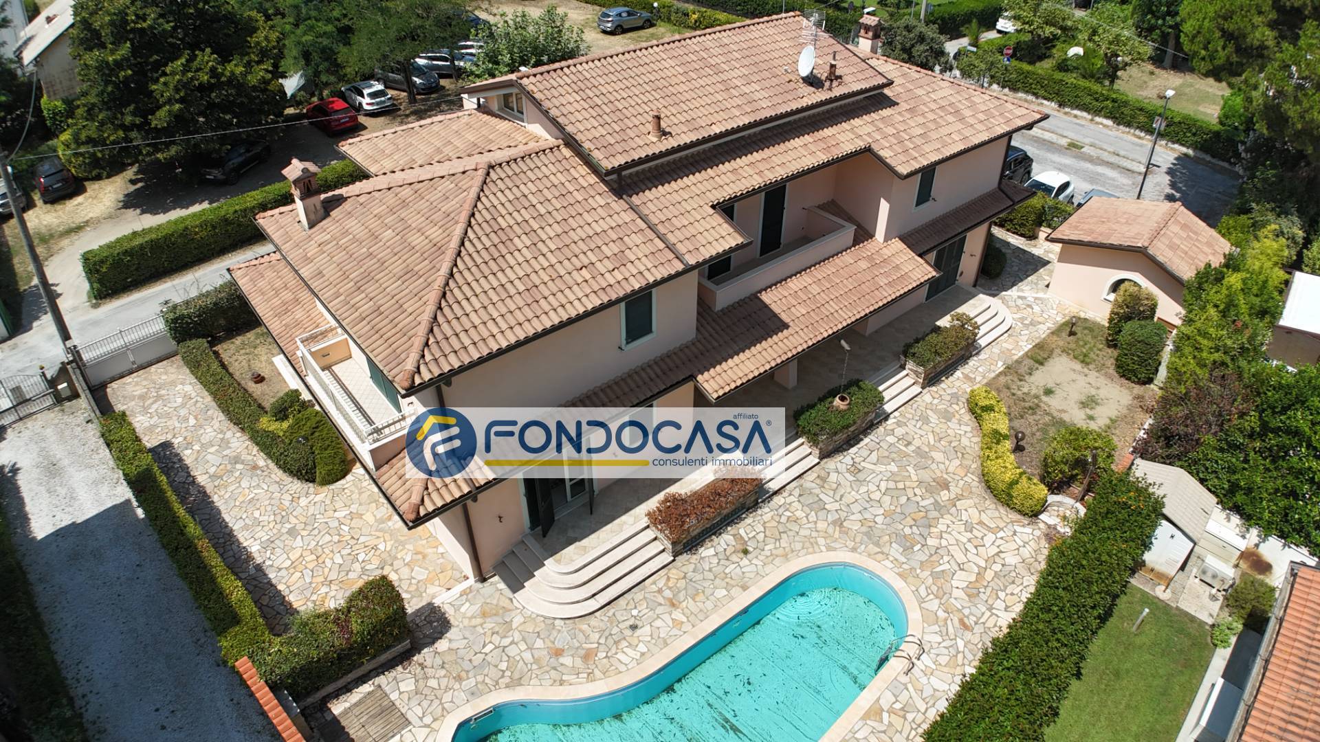 Villa in vendita a Camaiore, Lido di Camaiore