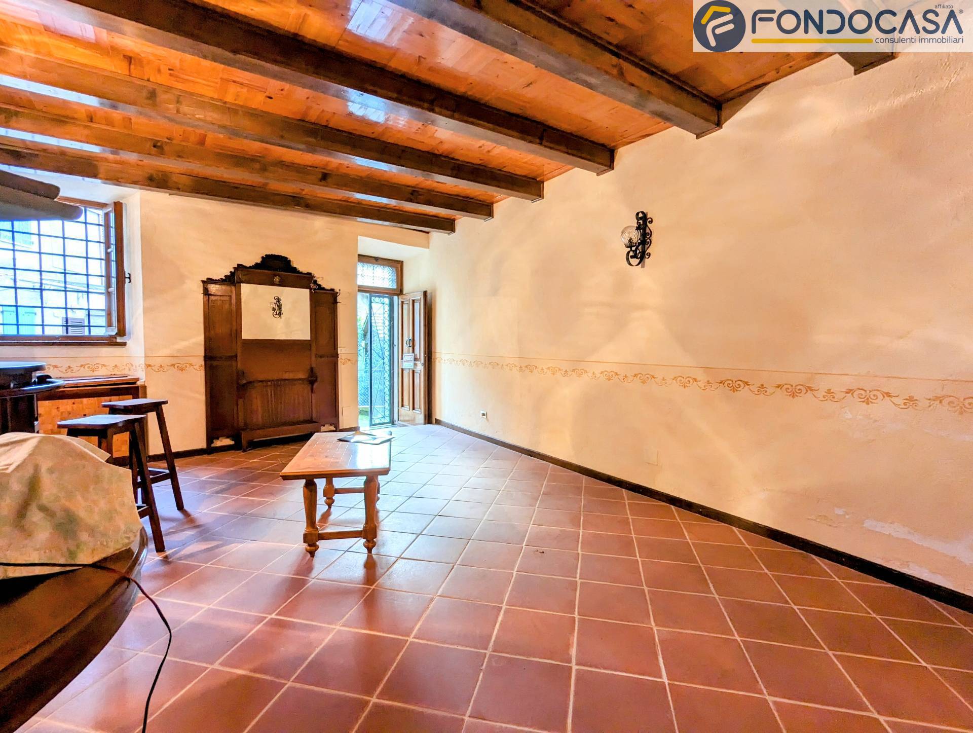 Rustico in vendita a Seravezza, Basati