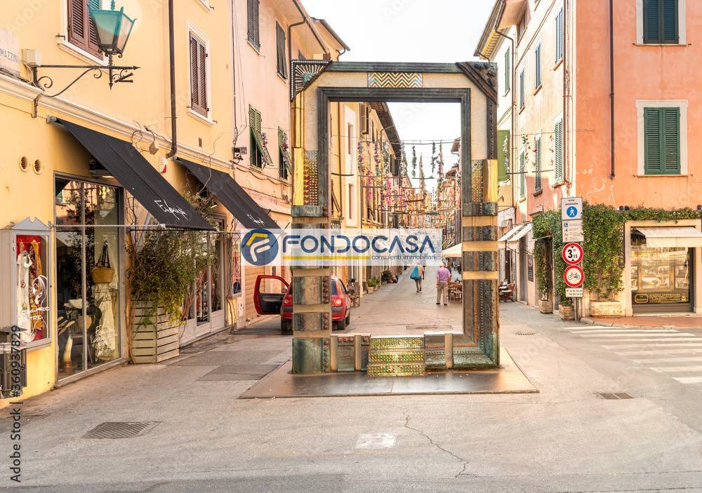 Villa quadrifamiliare in vendita a Pietrasanta, Focette