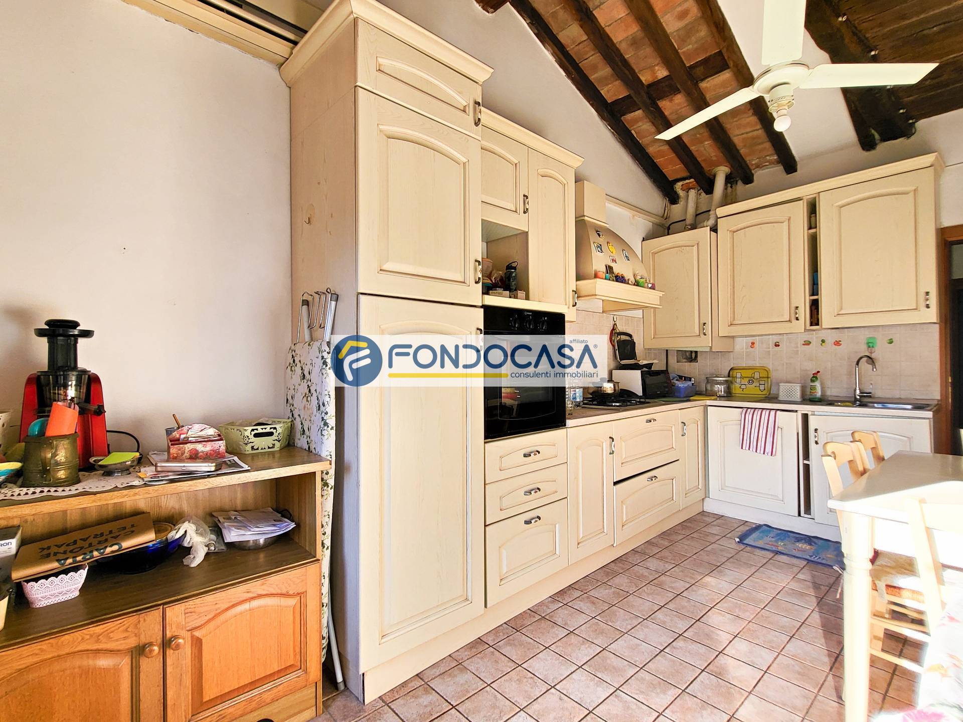 Appartamento in vendita a Pietrasanta, Centro Storico