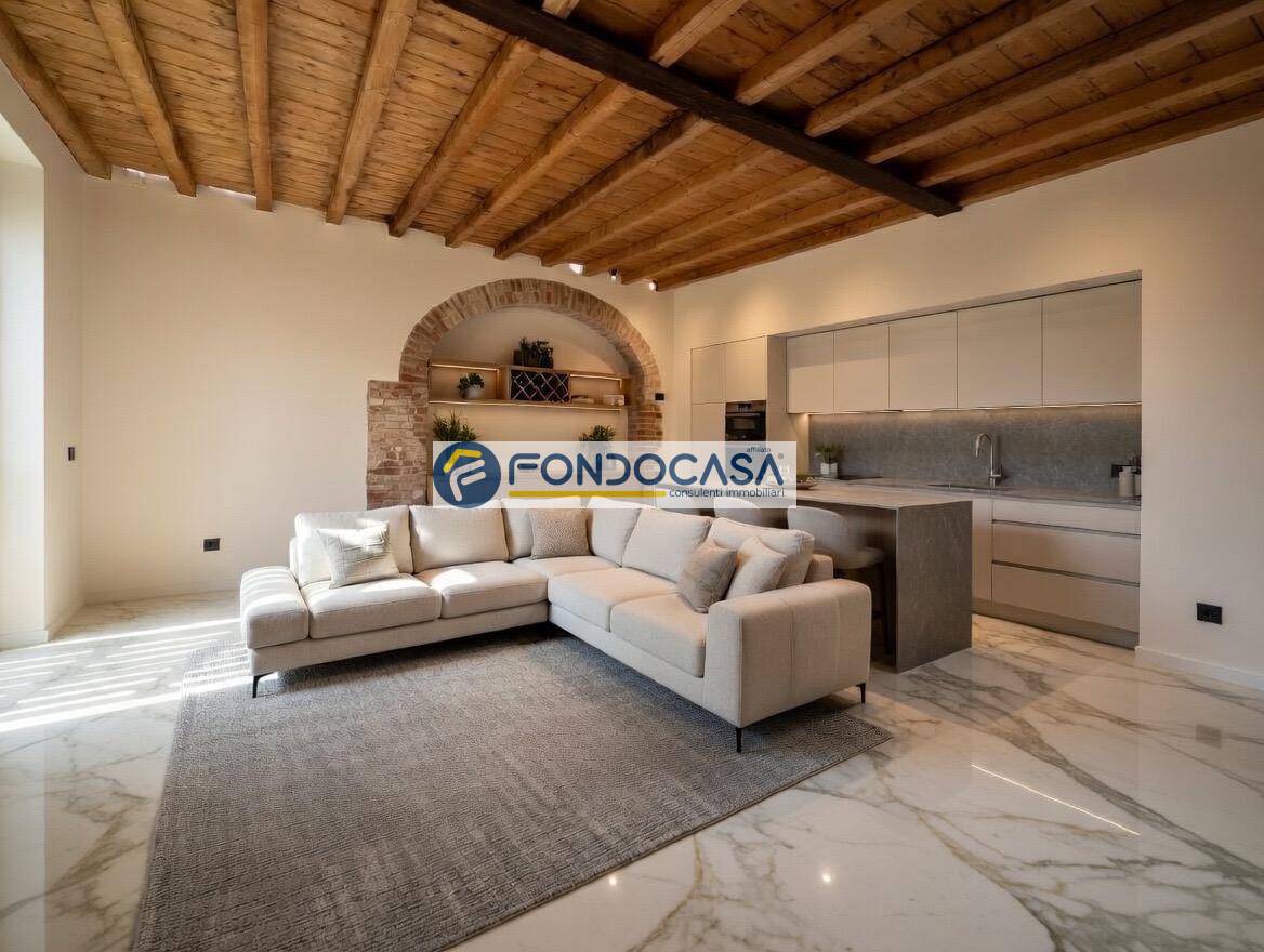 Villa trifamiliare in vendita a Pietrasanta, Crociale