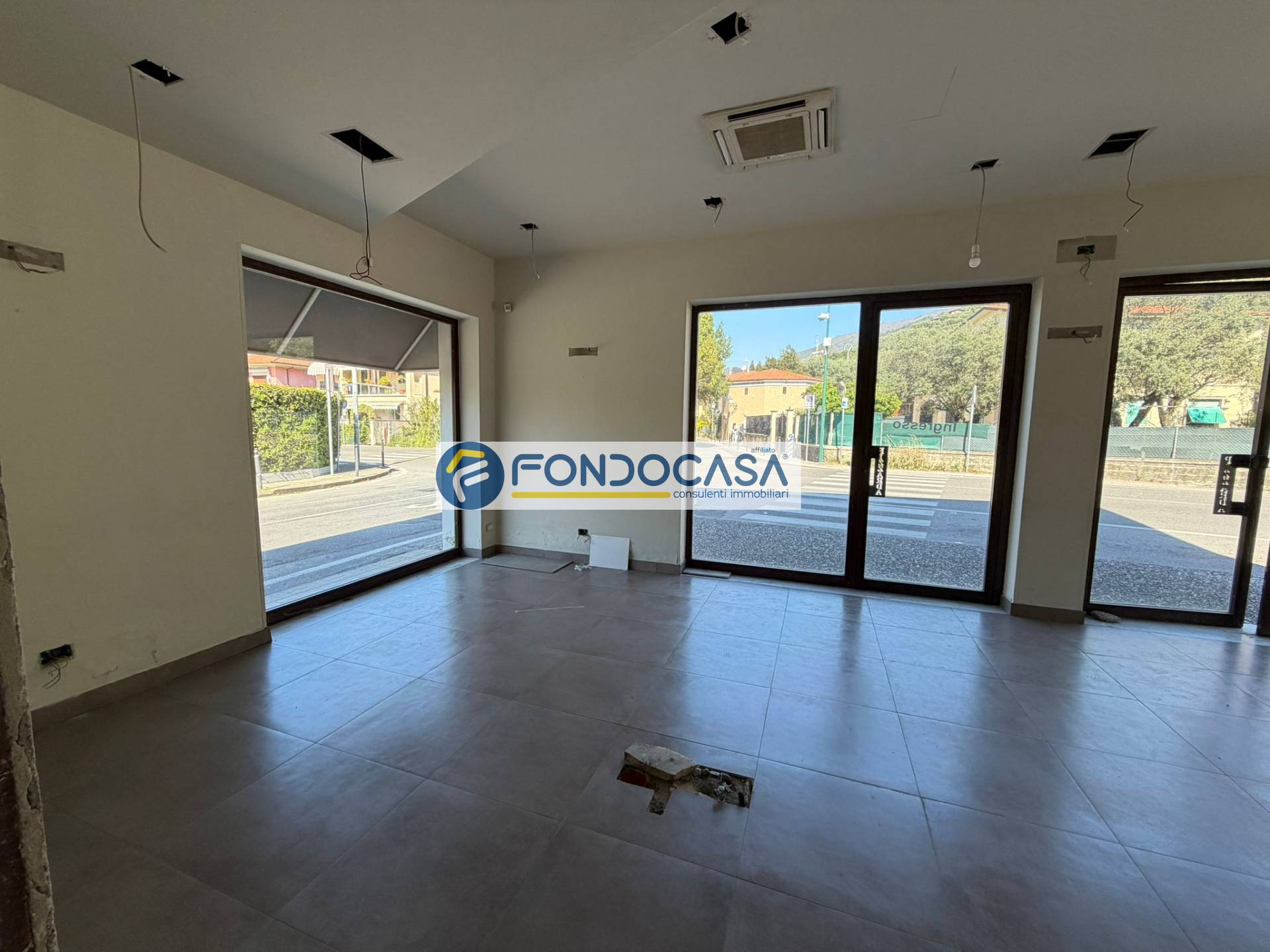 Villa bifamiliare in vendita a Seravezza, Pozzi