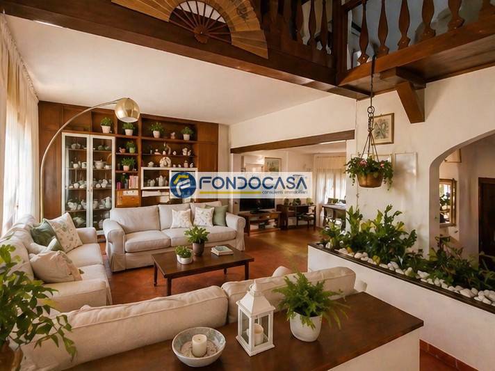 Villa quadrifamiliare in vendita a Forte dei Marmi, Centro