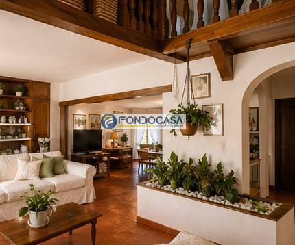 Villa quadrifamiliare in vendita a Forte dei Marmi, Centro