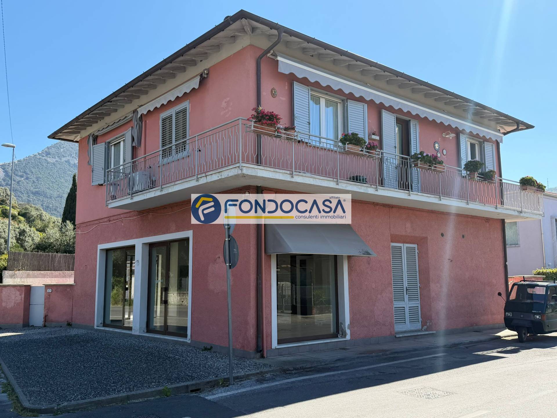Villa bifamiliare in vendita a Seravezza, Pozzi
