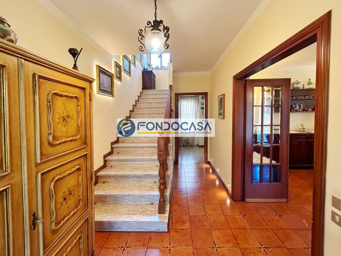 Casa semindipendente in vendita a Forte dei Marmi, Vittoria Apuana