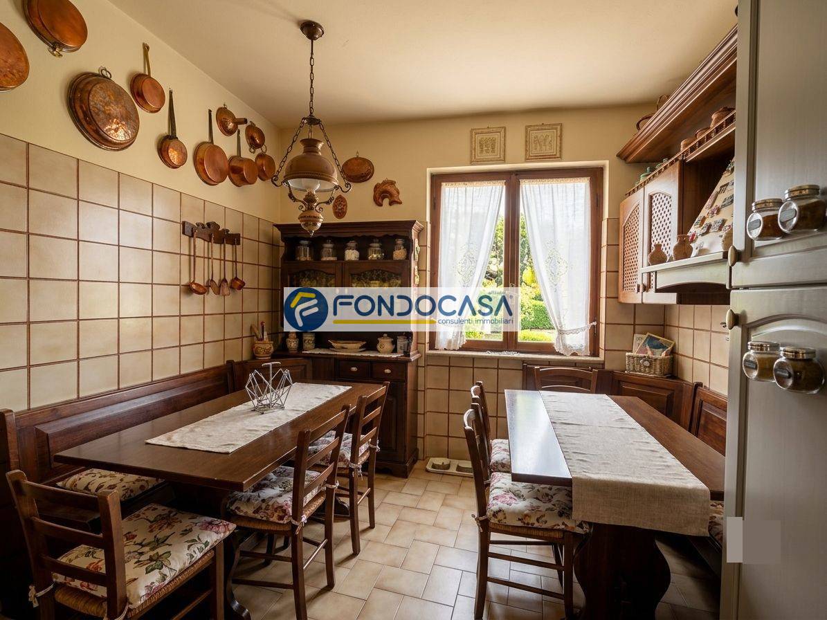 Casa semindipendente in vendita a Forte dei Marmi, Vittoria Apuana