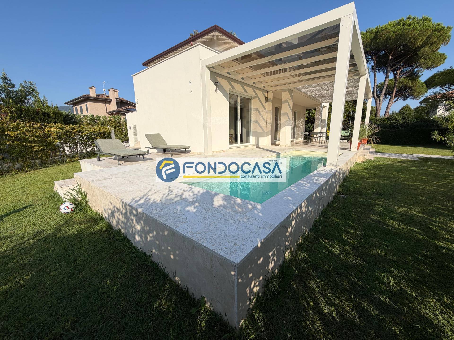 Villa in vendita a Forte dei Marmi, Caranna