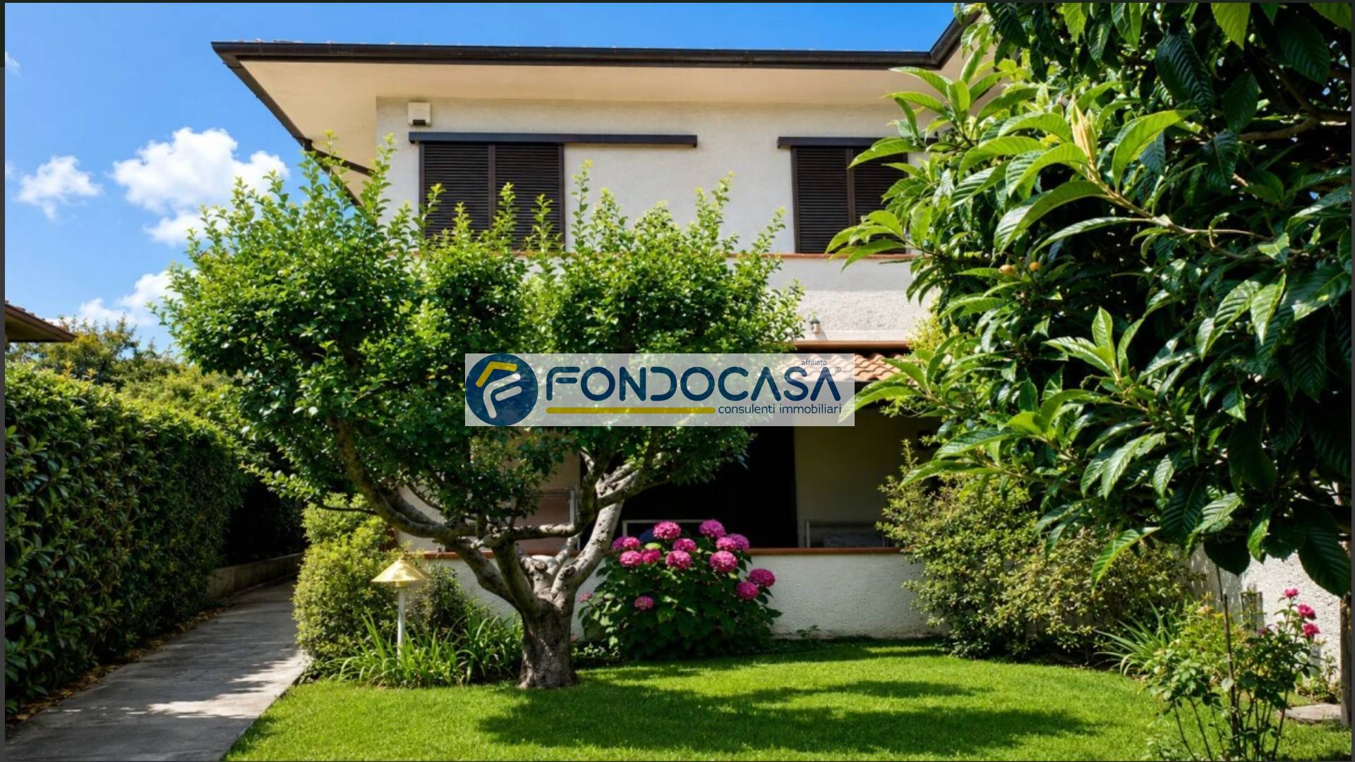 Villa bifamiliare in vendita a Pietrasanta, Marina di Pietrasanta