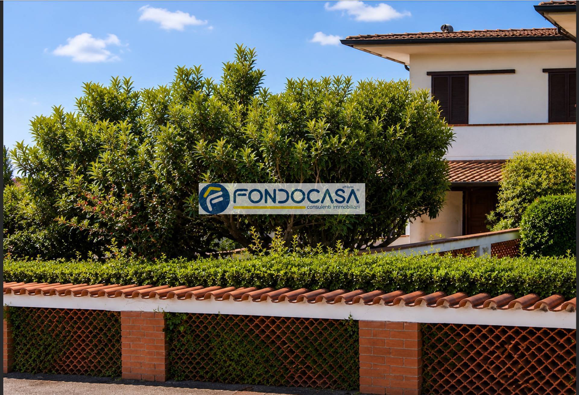 Villa bifamiliare in vendita a Pietrasanta, Marina di Pietrasanta
