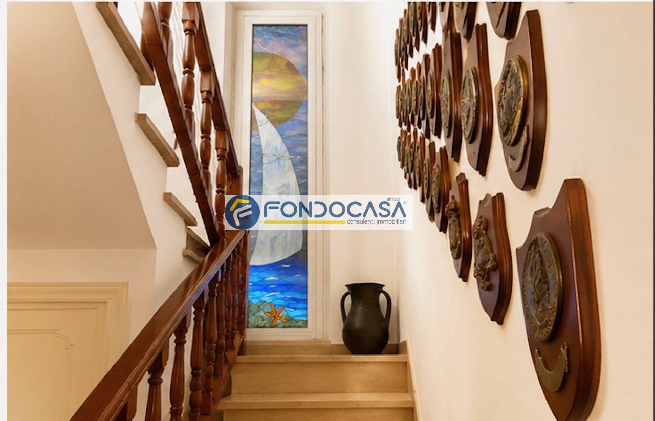 Villa bifamiliare in vendita a Pietrasanta, Marina di Pietrasanta