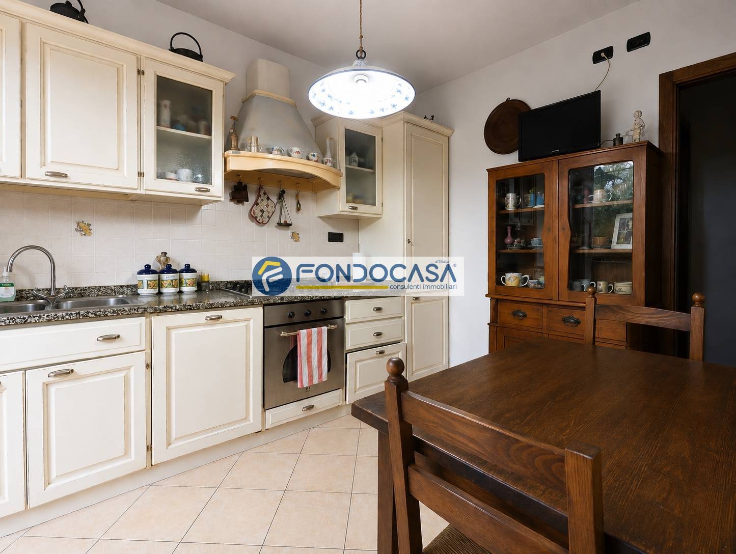Villa bifamiliare in vendita a Pietrasanta, Marina di Pietrasanta