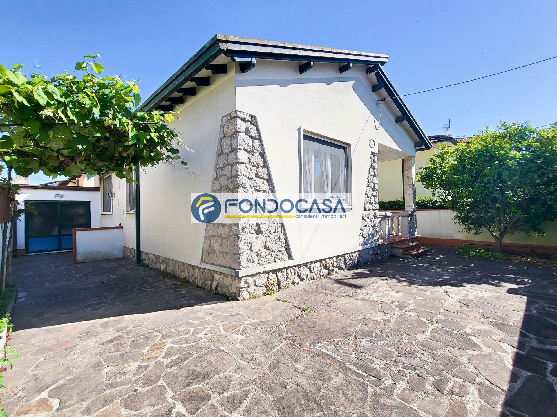 Villa in vendita a Camaiore, Lido di Camaiore